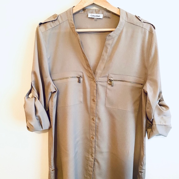 Calvin Klein Button Up Blouse w should tabs - Picture 2 of 8